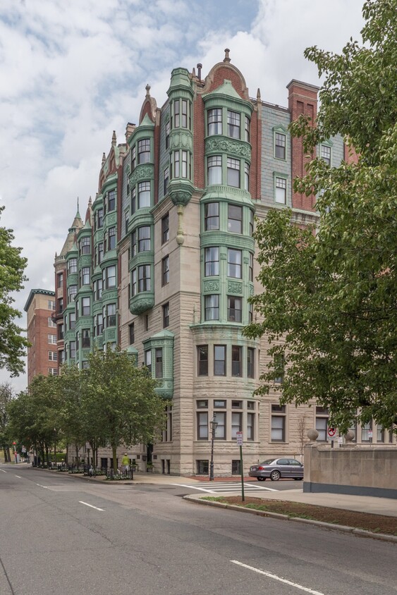 Foto principal - 78 Charles St S