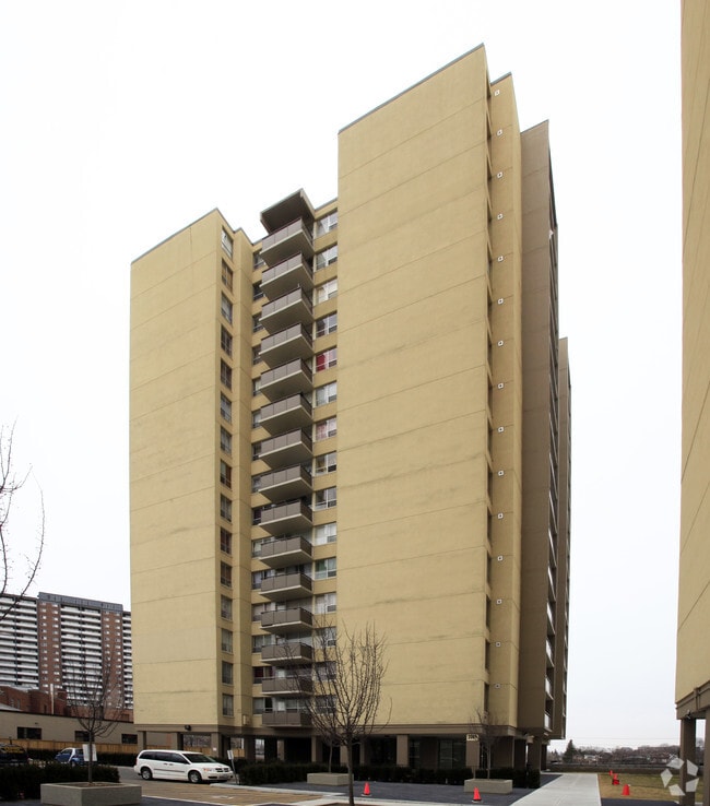 Building Photo - 2089 Lawrence Av