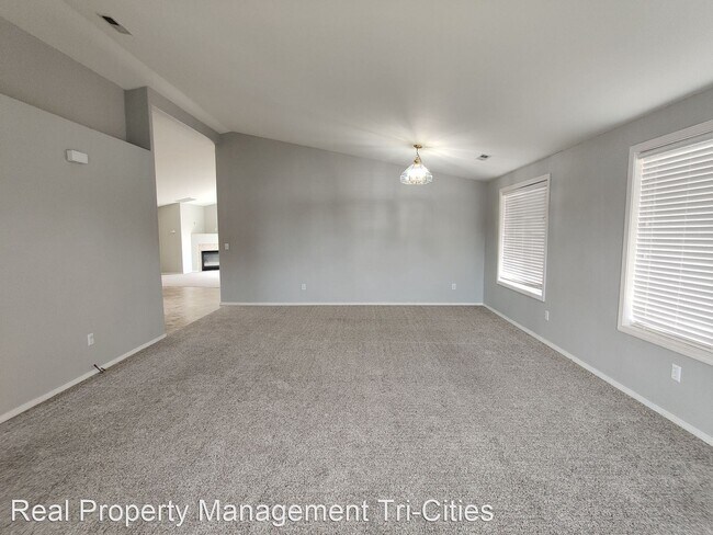 Building Photo - 3 br, 2 bath House - 7708 Savary