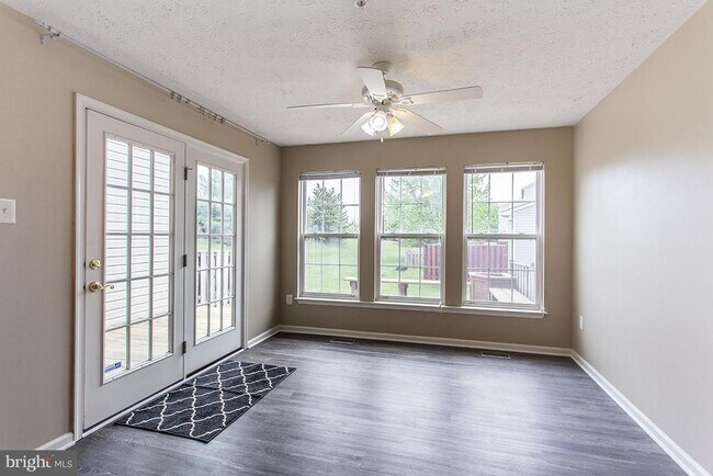 Foto del edificio - 5931 Autumn Spell