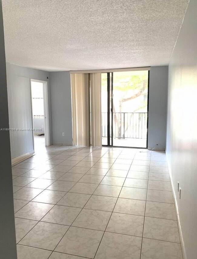 Foto del edificio - 14501 N Kendall Dr