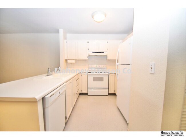 Building Photo - 102 Nicholas Ct
