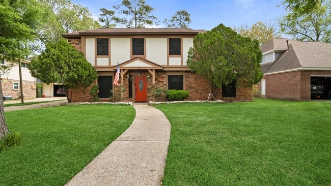 Building Photo - 3800 Trailwood Dr