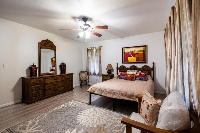 Foto del edificio - 7110 Brentwood Rd