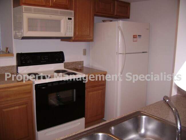Foto del edificio - Beautiful 2/2 Condo