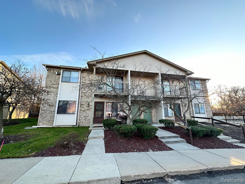 Foto principal - 24056 Middlebelt Rd