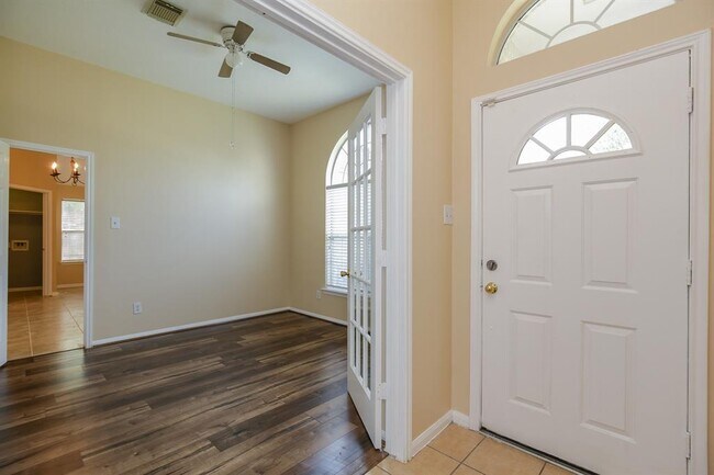 Building Photo - 8734 Heron Nest Dr