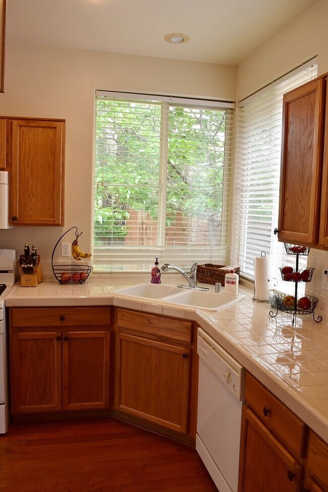 Building Photo - 3540 Heron's Cir