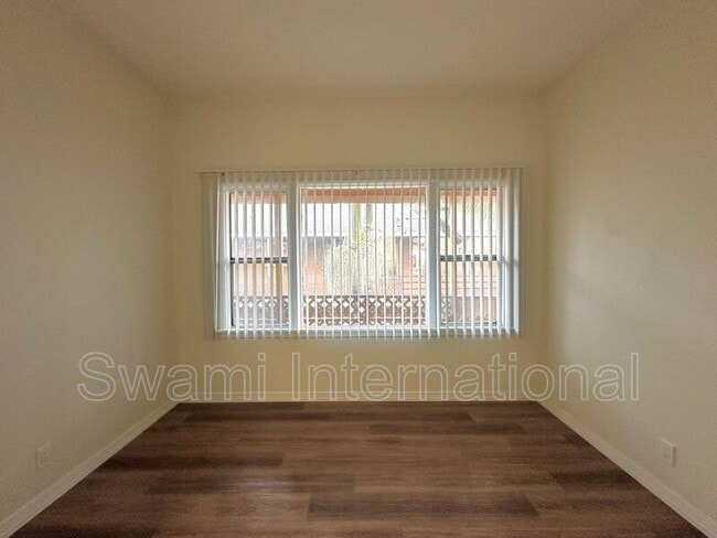 Foto del edificio - 1665 W 182nd St