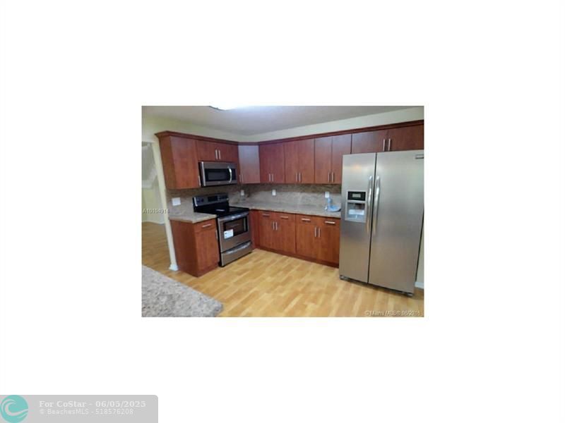 Primary Photo - 710 NW 207th Ave