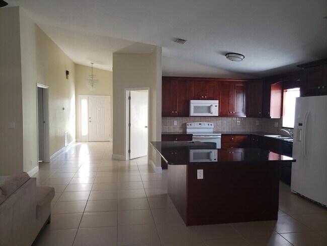 Building Photo - 1448 Waterway Cove Dr
