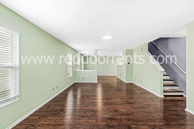 Foto del edificio - Charm and Convenience- Your 3 Bedroom Have...