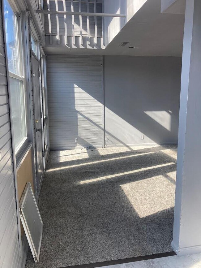 Building Photo - 1705 Harrison Ave