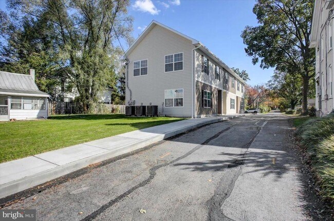 Foto del edificio - 24 W Dahlgren St