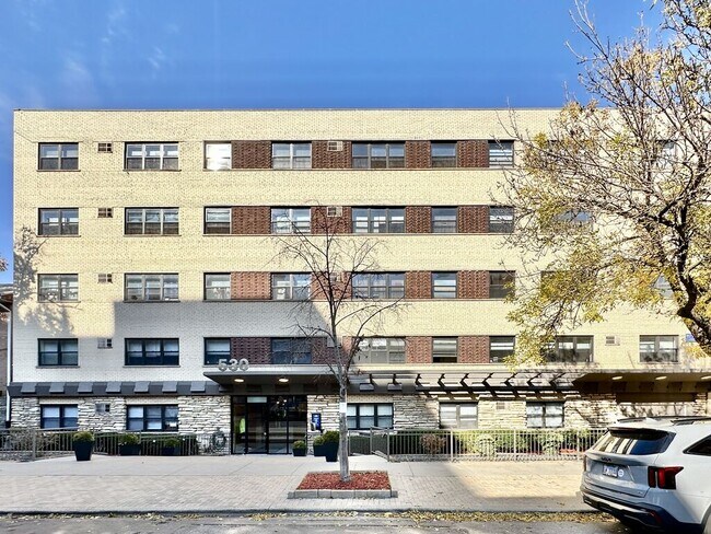 Building Photo - 443 W Aldine
