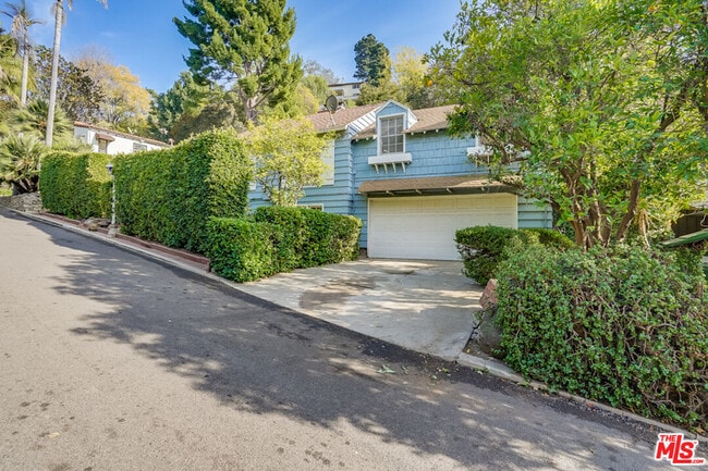 Building Photo - 3246 Benda St