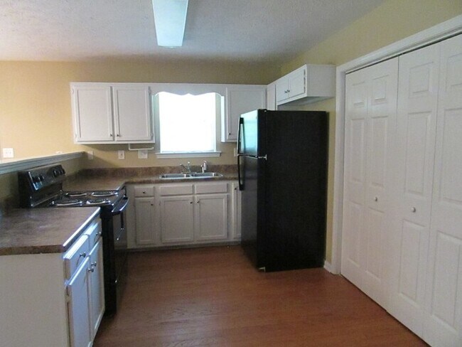 Foto del edificio - 6445 Fouts Mill Rd