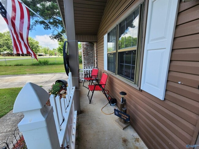 Foto del edificio - 247 Snow Dr