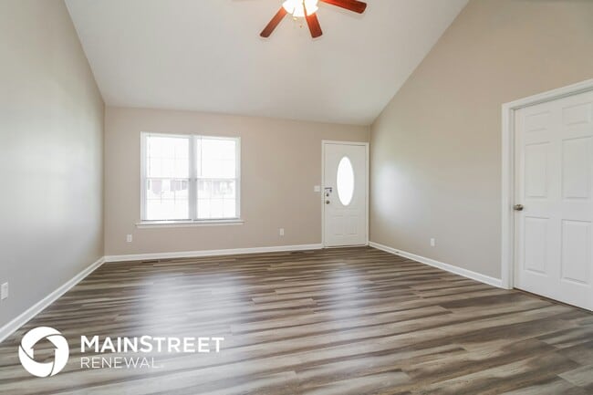 Foto del edificio - 2440 Sawmill St