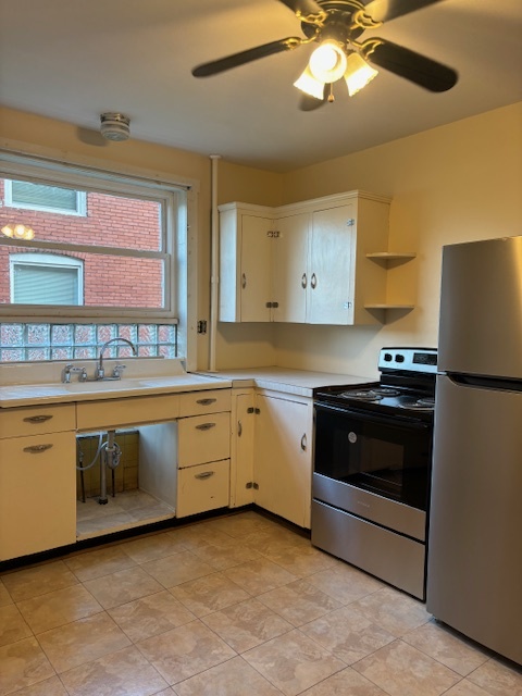 Kitchen - 721 E Main St