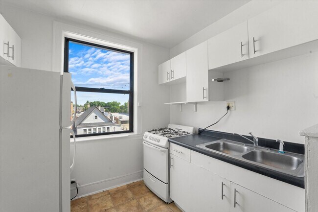 Foto del edificio - 2322 N Spaulding Ave