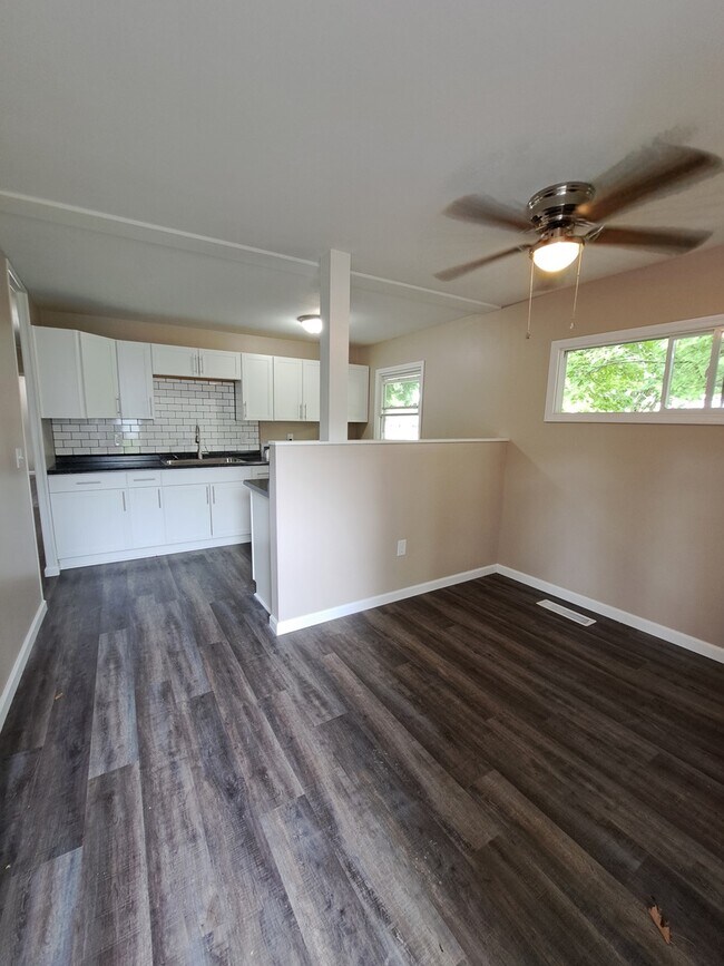 Building Photo - 4186 Mapleleaf Dr