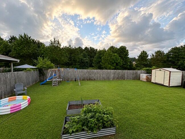 Foto del edificio - 16833 Avery Ln