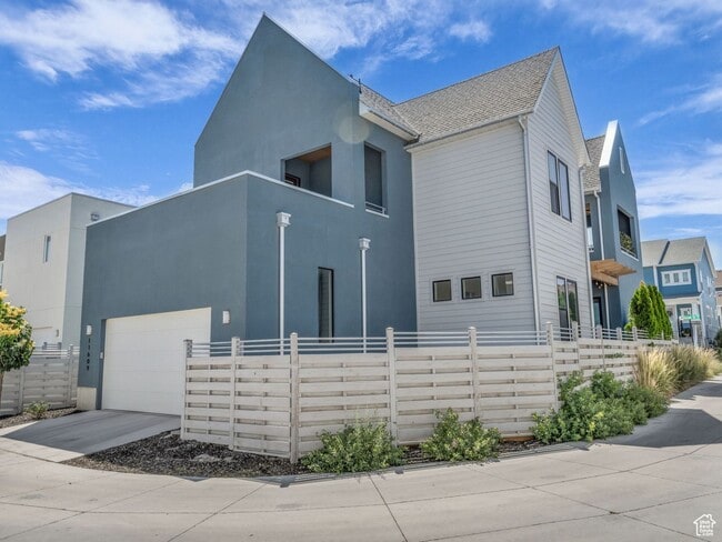Building Photo - Amazing Executive Home Now Available!