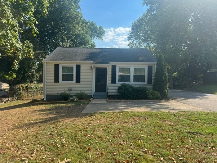 Foto principal - 2833 Colonial Cir