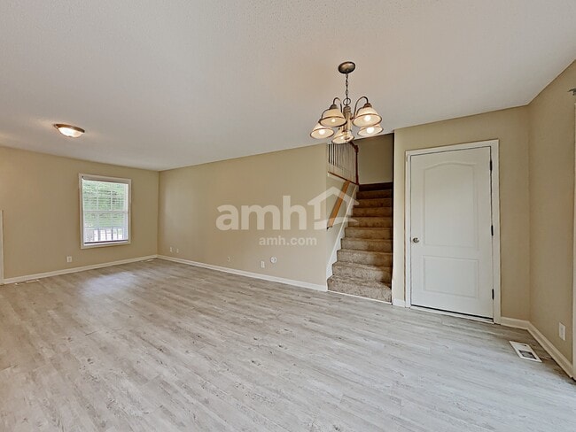 Building Photo - 1733 Needmore Rd
