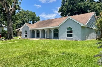 Building Photo - 9626 Hearthwood Dr
