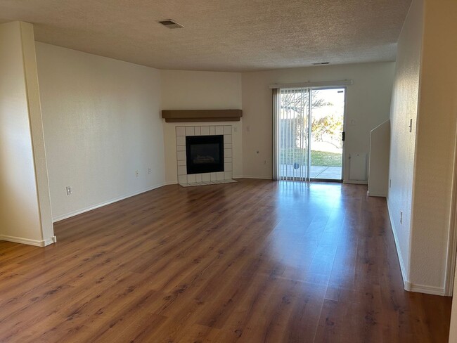 Building Photo - 5 bed / 4 bath | Desirable NW Albuquerque ...