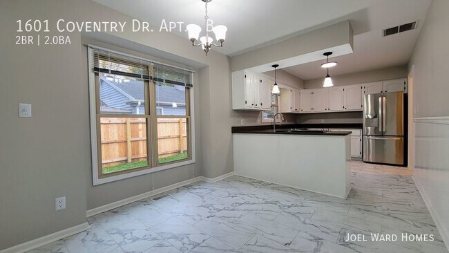 Building Photo - Beatifully Remodeled Condo in Southwest Ch...
