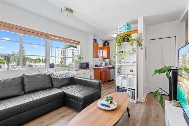 Foto del edificio - 7930 Tatum Waterway Dr