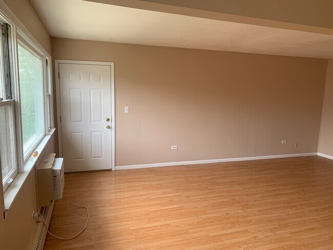 Foto del edificio - 239 Northway Park Rd