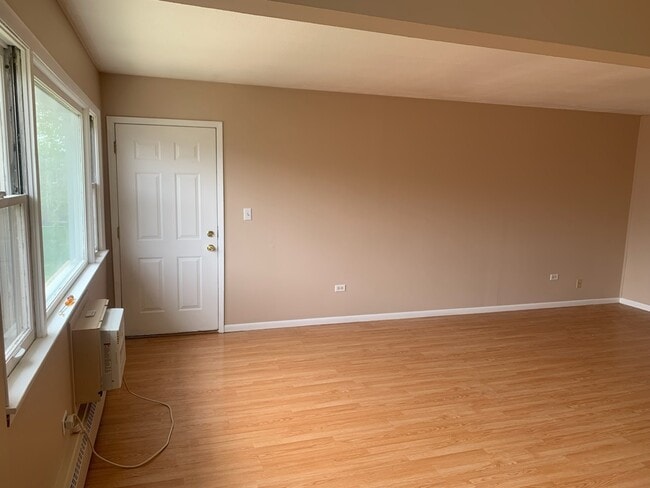 Building Photo - 239 Northway Park Rd