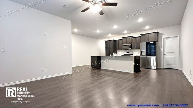 Foto del edificio - $2,300 - 3bed / 2.5bath - Beautiful Townho...