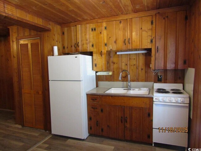 Building Photo - 500 25th Ave S