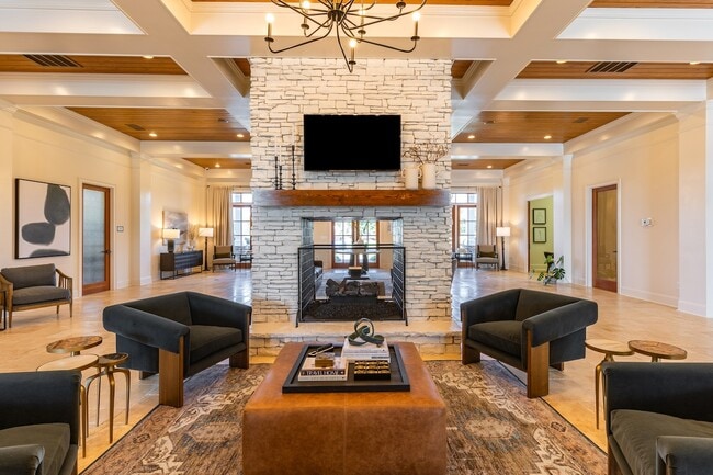 Building Photo - Hawthorne Crestview