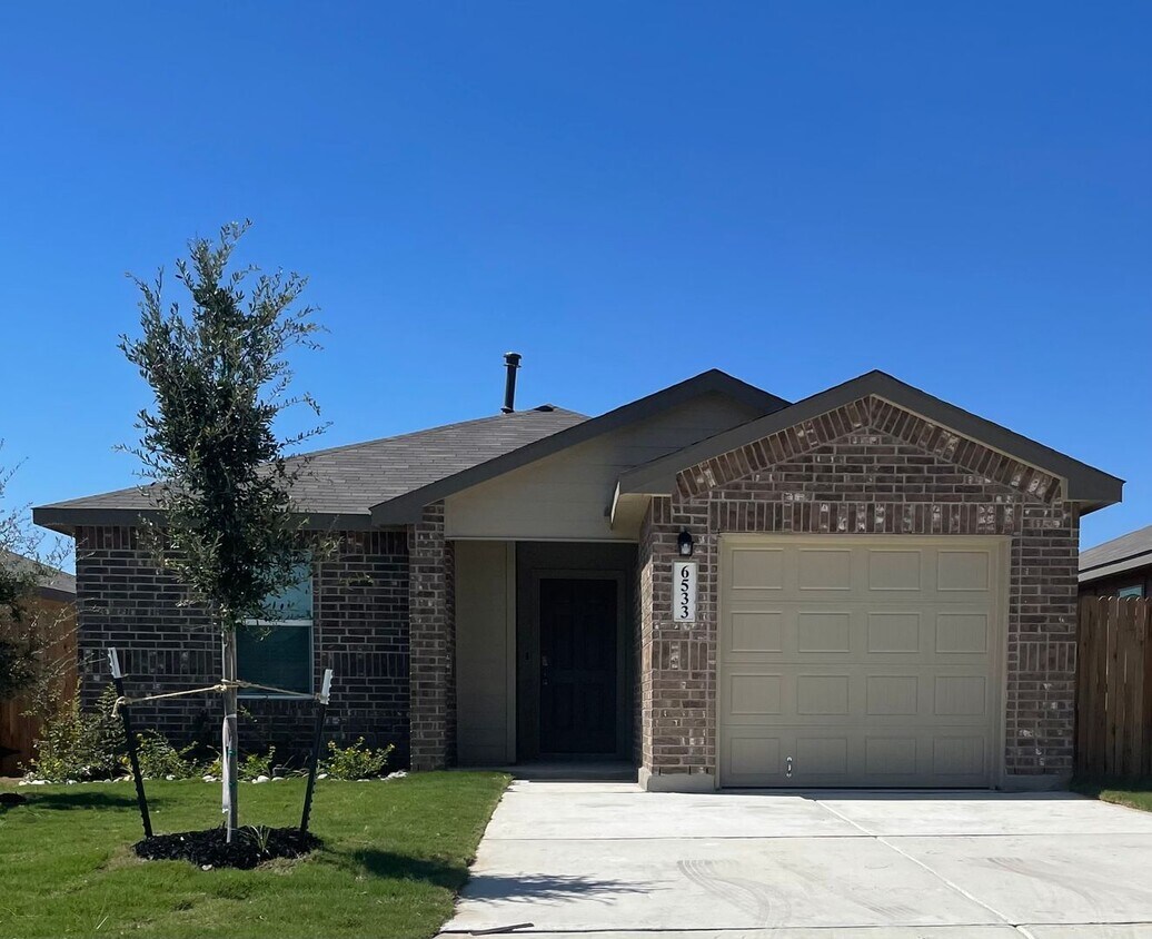 Primary Photo - Newer Home Designed With You In Mind