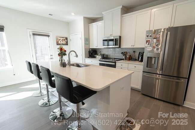Foto del edificio - 661 Uwharrie River Rd
