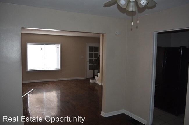 Building Photo - 2864 Ruhl Ave
