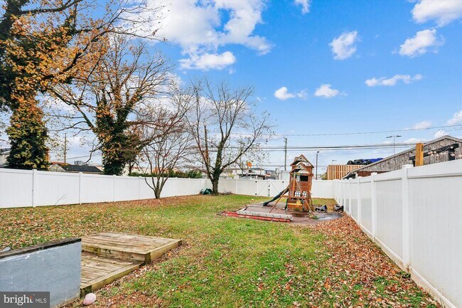 Foto del edificio - 5706 Johnson St