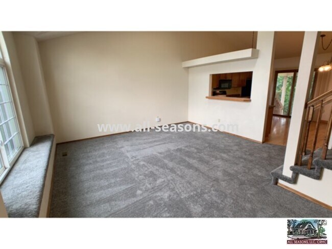 Building Photo - Beautiful home across from park in Fairfax!