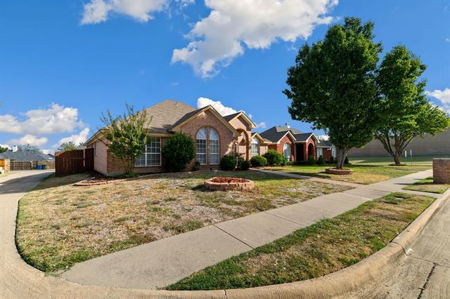 Building Photo - 2025 Topaz Dr