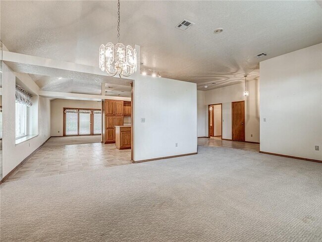Building Photo - 1205 Blue Ridge Dr