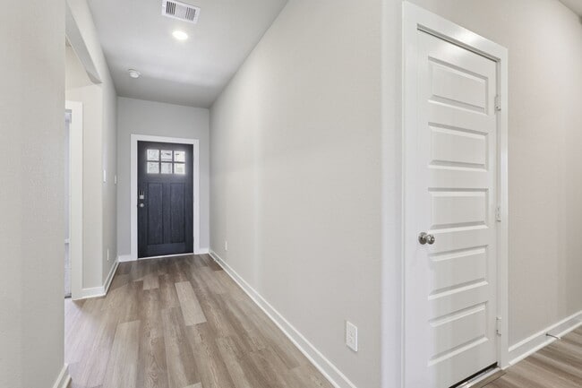 Building Photo - 2639 Clapbread Ln