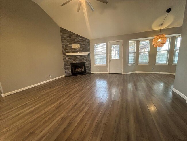 Foto del edificio - 516 Jefferson Ln