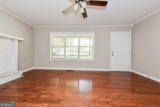 Foto del edificio - 208 Wildwood Dr