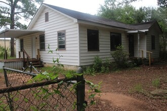 Building Photo - 1413 W Highland Ave